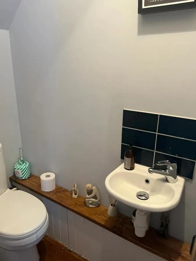 Charming 3Bd House Wprivate Garden - Bristol Villa 0*,  United Kingdom